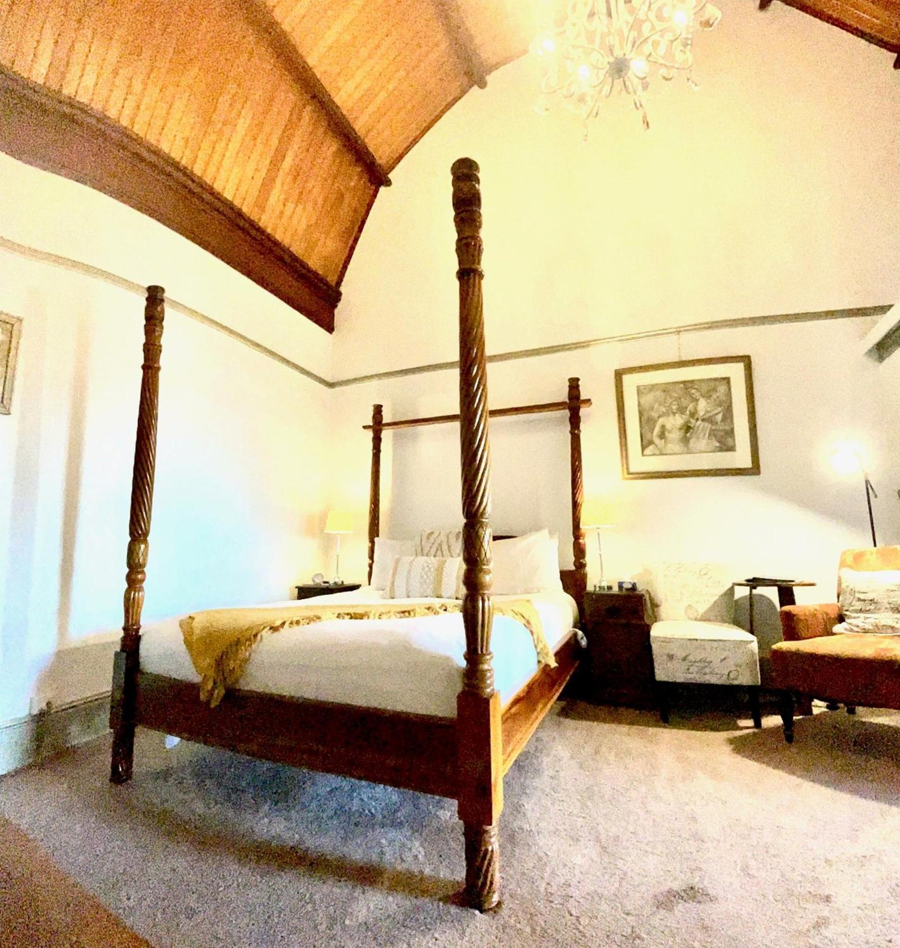 Abbey Boutique Adults Only Bed & Breakfast